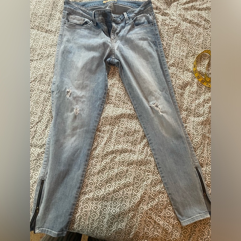 Guess  jeans with zipper on heel